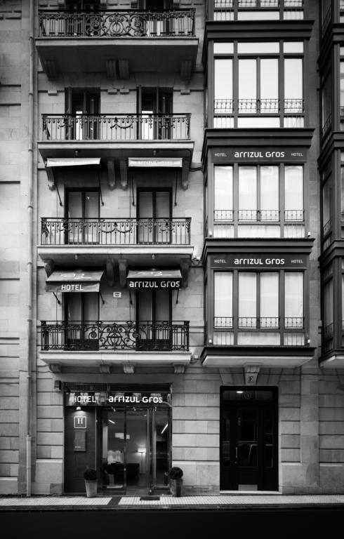 Hotel & Suites Arrizul Gros San Sebastián Exterior photo