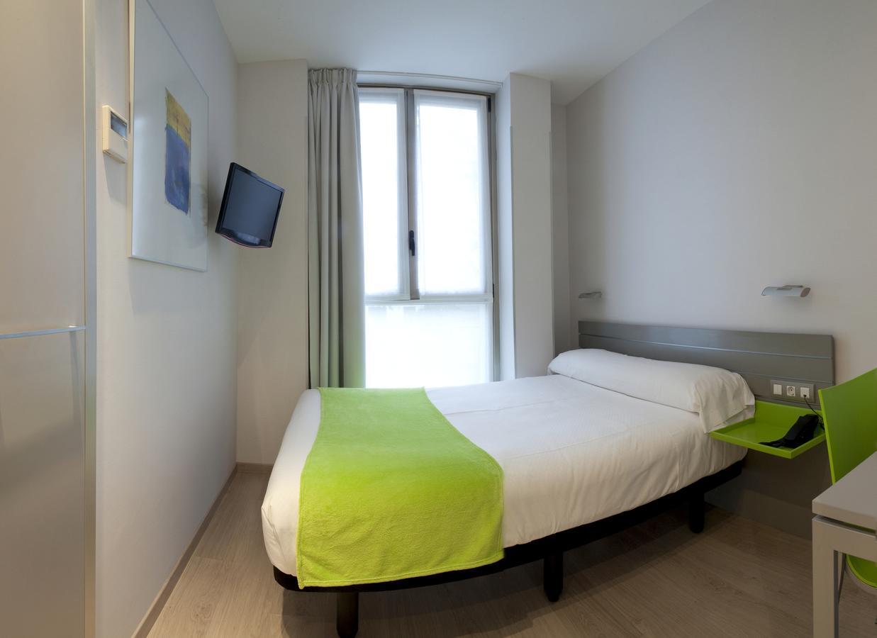 Hotel & Suites Arrizul Gros San Sebastián Room photo